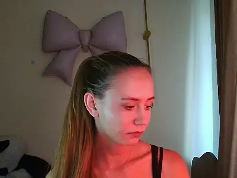 Snapshot of MyLittle_Flame_ chatting on July 12, 2026, 1:35 pm MyLittle Flame online show from July 12, 2026, 1:35 pm