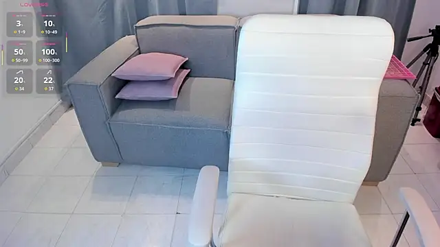 Snapshot of Nayla_Luxe chatting on July 3, 2026, 12:00 pm Nayla Luxe online show from July 3, 2026, 12:00 pm