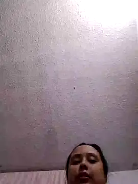Laura 99 online show from July 5, 2026, 3:23 am