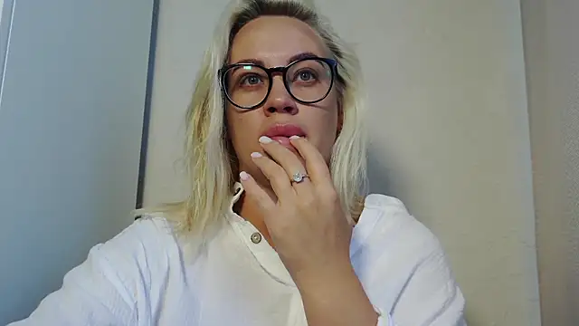 Snapshot of MariaTravel chatting on July 1, 2026, 10:06 am MariaTravel online show from July 1, 2026, 10:06 am