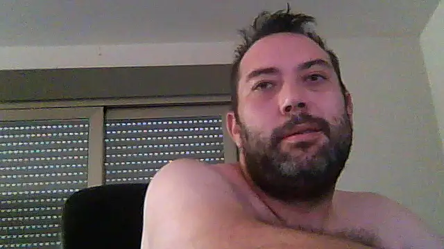 Snapshot of SirFrankonde chatting on August 3, 2026, 12:21 pm SirFrankonde online show from August 3, 2026, 12:21 pm