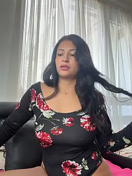 Snapshot of Mia_Alarie chatting on July 24, 2026, 4:05 pm Mia Alarie online show from July 24, 2026, 4:05 pm