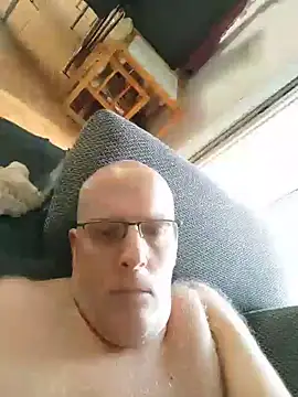 Snapshot of erer211 chatting on June 22, 2026, 3:42 pm erer211 online show from June 22, 2026, 3:42 pm
