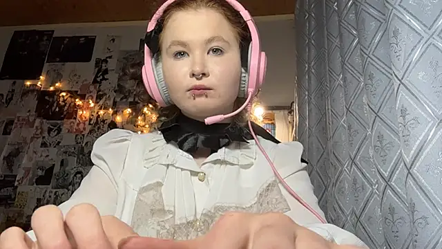 LiIIAry online show from June 18, 2026, 8:24 pm