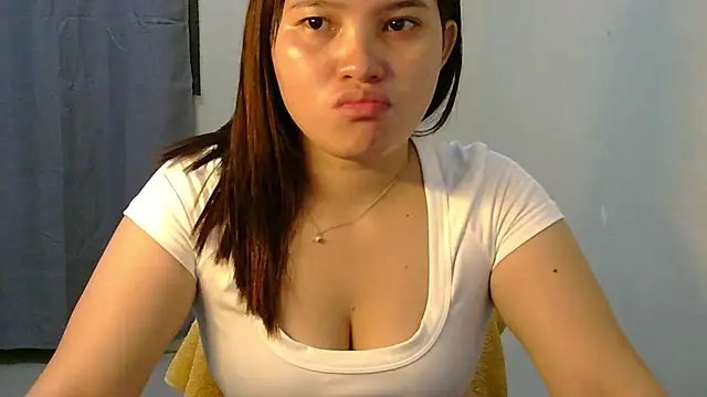 Snapshot of Fhwilloughbyxx chatting on July 23, 2026, 11:19 am Fhwilloughbyxx online show from July 23, 2026, 11:19 am