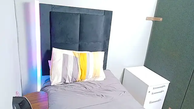 SpicedDove online show from July 30, 2026, 11:48 pm