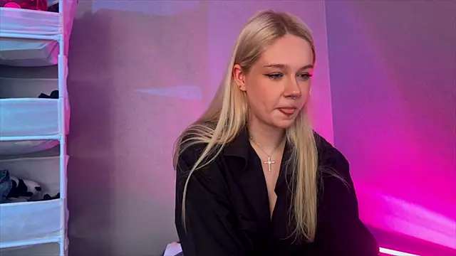 Snapshot of MichelleMargiela chatting on June 24, 2026, 12:20 am MichelleMargiela online show from June 24, 2026, 12:20 am