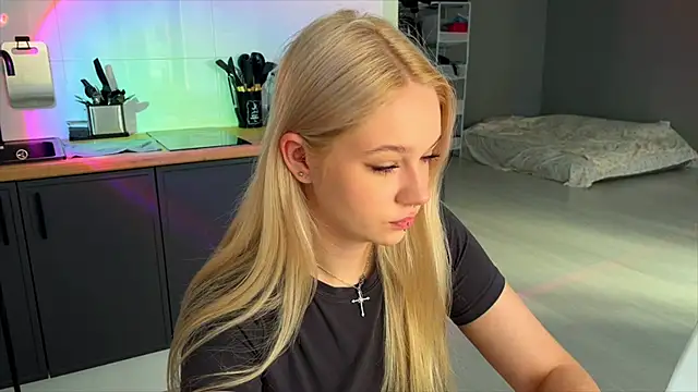 Snapshot of MichelleMargiela chatting on July 14, 2026, 3:33 am MichelleMargiela online show from July 14, 2026, 3:33 am