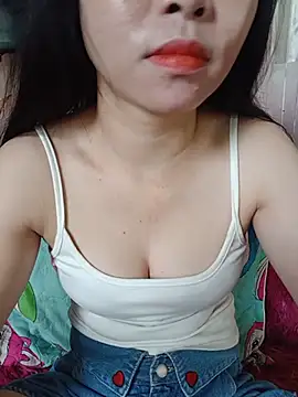 AvaRoyale online show from July 9, 2026, 12:37 am