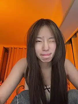 Uugirl00 online show from July 22, 2026, 3:48 pm