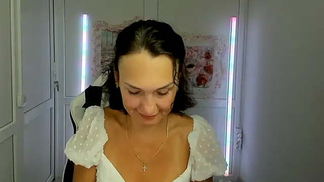 Snapshot of OliviaKateee chatting on June 23, 2026, 6:11 am OliviaKateee online show from June 23, 2026, 6:11 am