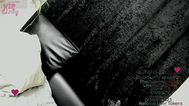 love amor  online show from March 10, 2026, 12:15 am