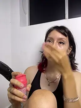 im lizzy17 online show from June 29, 2026, 6:08 am