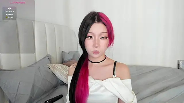 lilithvane online show from July 10, 2026, 4:17 am