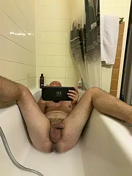 emilio19900 online show from June 26, 2026, 4:22 pm