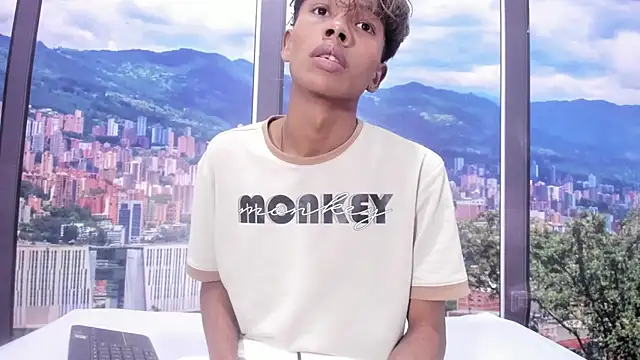 HenrikSilva online show from June 24, 2026, 3:38 am