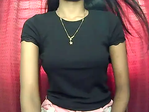 Snapshot of Siyaralove chatting on August 4, 2026, 4:04 am Siyaralove online show from August 4, 2026, 4:04 am