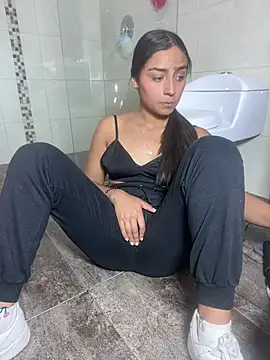mialuxuryyx online show from August 1, 2026, 9:25 pm