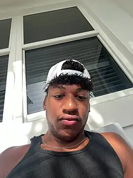 Snapshot of Angel_raphael69 chatting on July 14, 2026, 1:28 pm Angel raphael69 online show from July 14, 2026, 1:28 pm