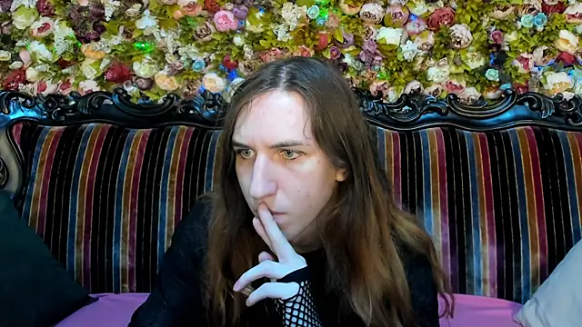 ChrisyBevy online show from July 1, 2026, 7:24 pm