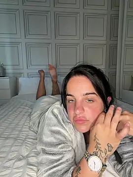 rubylouisess  online show from June 25, 2026, 6:12 pm