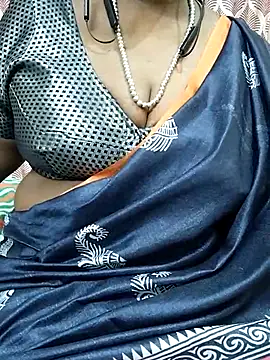 Snapshot of niki076 chatting on July 15, 2026, 7:57 am niki076 online show from July 15, 2026, 7:57 am