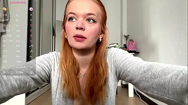Snapshot of ellyclacher chatting on June 29, 2026, 8:20 am ellyclacher online show from June 29, 2026, 8:20 am