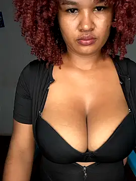 Leana25 online show from July 7, 2026, 4:11 pm