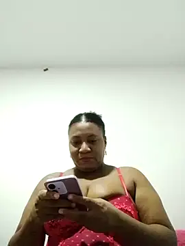 sheylalovee online show from July 3, 2026, 7:59 am