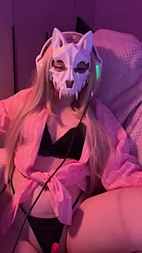 lili qilli online show from July 2, 2026, 3:23 am
