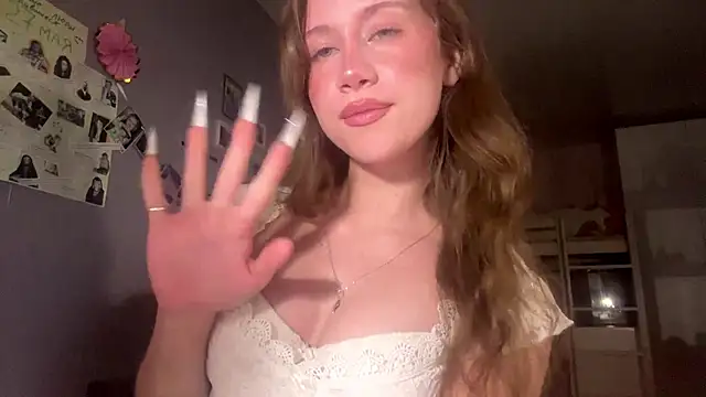 ManaUwu online show from June 26, 2026, 10:14 pm