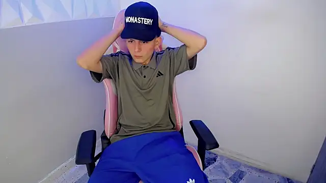 Hot athletes  online show from July 2, 2026, 9:21 pm