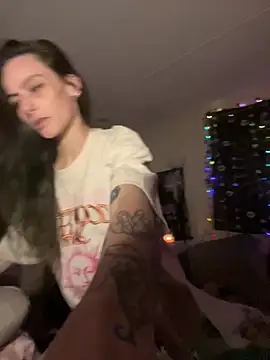 brujxgrey online show from June 30, 2026, 4:24 am
