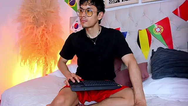 Drake Sato online show from July 8, 2026, 3:22 am