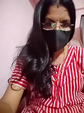 Snapshot of tamil_peenqueen chatting on July 4, 2026, 5:52 pm tamil peenqueen online show from July 4, 2026, 5:52 pm