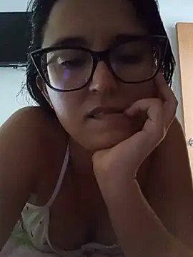 Snapshot of IsaxFox03 chatting on July 11, 2026, 2:53 pm IsaxFox03 online show from July 11, 2026, 2:53 pm