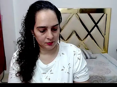 rebecamontero online show from July 6, 2026, 4:42 pm