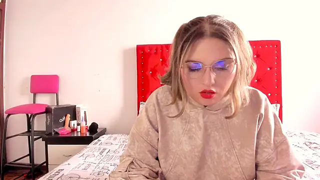 Sofia  bella online show from July 3, 2026, 4:57 pm