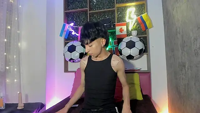 Dominik lux online show from July 7, 2026, 3:31 am