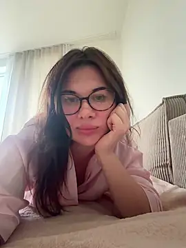 Sophie Virginia online show from July 15, 2026, 6:46 pm