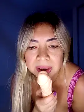 AlessiaFantasy online show from July 28, 2026, 7:39 pm