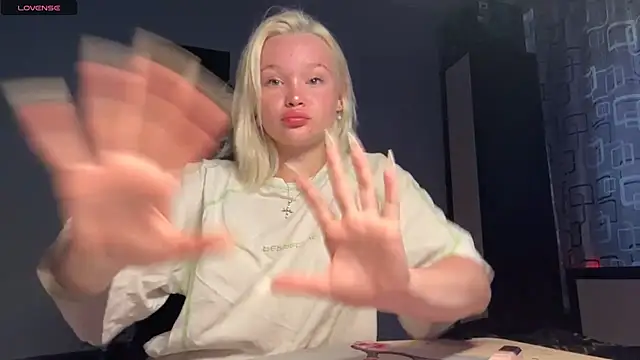 Snapshot of JoleneDorow chatting on July 6, 2026, 1:57 am JoleneDorow online show from July 6, 2026, 1:57 am