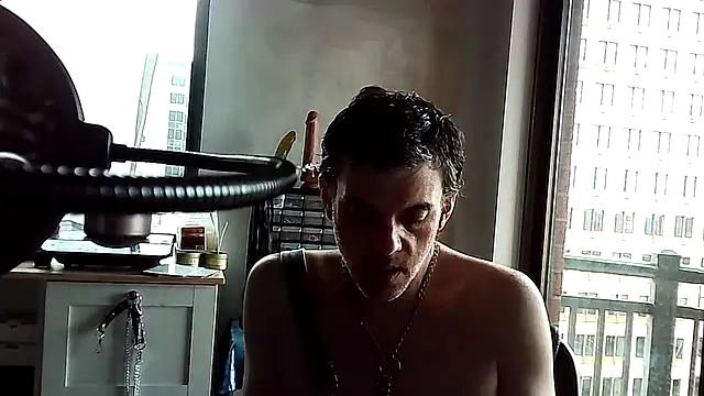 Snapshot of mikey-s-cort chatting on July 10, 2026, 12:04 am mikey-s-cort online show from July 10, 2026, 12:04 am