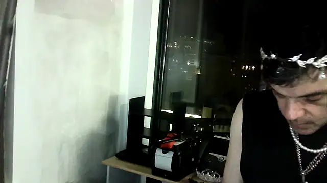 Snapshot of mikey-s-cort chatting on July 13, 2026, 4:37 am mikey-s-cort online show from July 13, 2026, 4:37 am