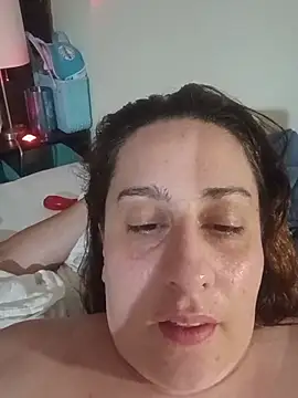 Mannibee online show from July 4, 2026, 11:33 pm