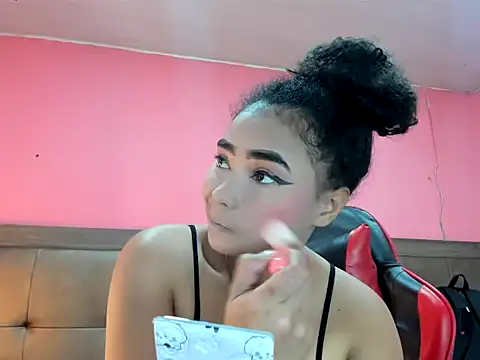 Snapshot of Naomi_Moon_ chatting on July 11, 2026, 7:27 pm Naomi Moon online show from July 11, 2026, 7:27 pm