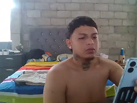 Geampi33 online show from July 6, 2026, 7:27 pm