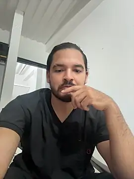 Snapshot of Efren_Fernandez chatting on July 11, 2026, 1:41 am Efren Fernandez online show from July 11, 2026, 1:41 am