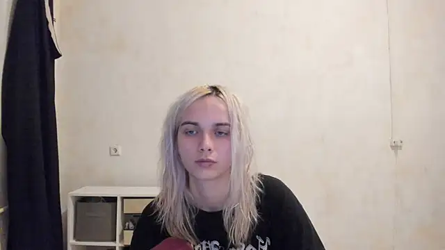 Snapshot of LanaCute chatting on July 10, 2026, 8:22 pm LanaCute online show from July 10, 2026, 8:22 pm