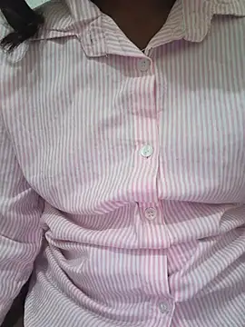 SEXY SIYAA  online show from July 7, 2026, 7:18 pm